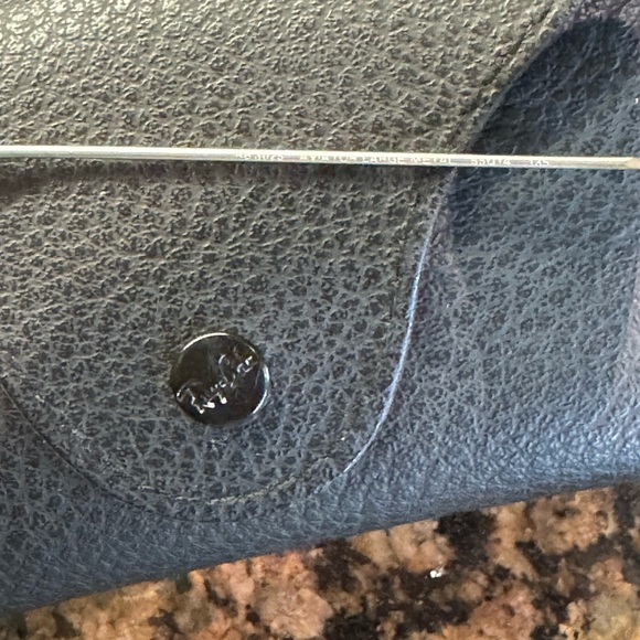 Authentic Ray Ban sunglasses with blue lenses and silver frames Aviator - Picture 3 of 7